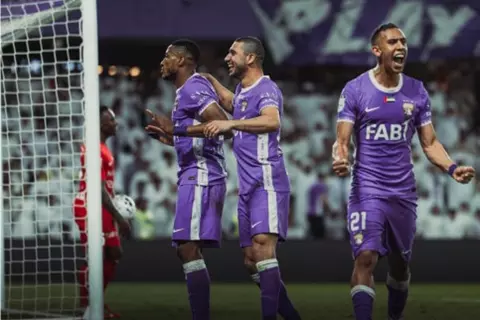 في ليلة التتويج بالدوري.. رامي ربيعة يسجل خامس الأهداف للعين الإماراتي (صور)